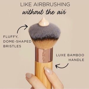 tarte Bamboo-Handled Dome Brush with Gray and Tan Bristles